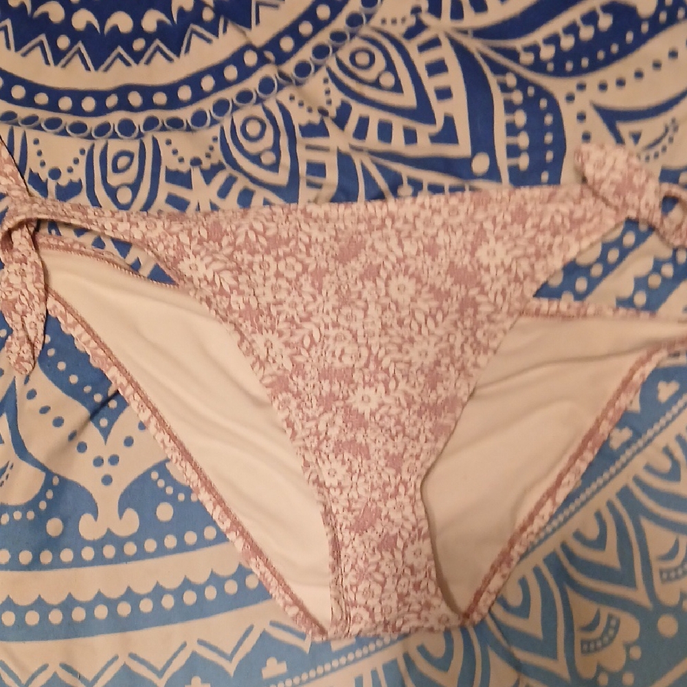 Time and Tru Lavender and White Bikini Bottom
